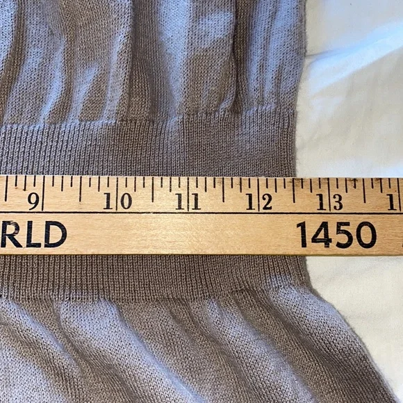 Ann Taylor Grey 100% Cotton lightweight Sweater size M. - Picture 9 of 10